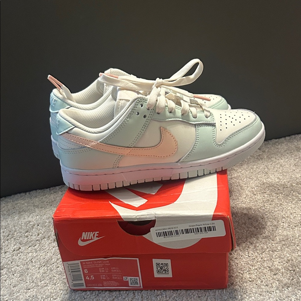 Nike Pastel Green and White Low-Top Sneakers